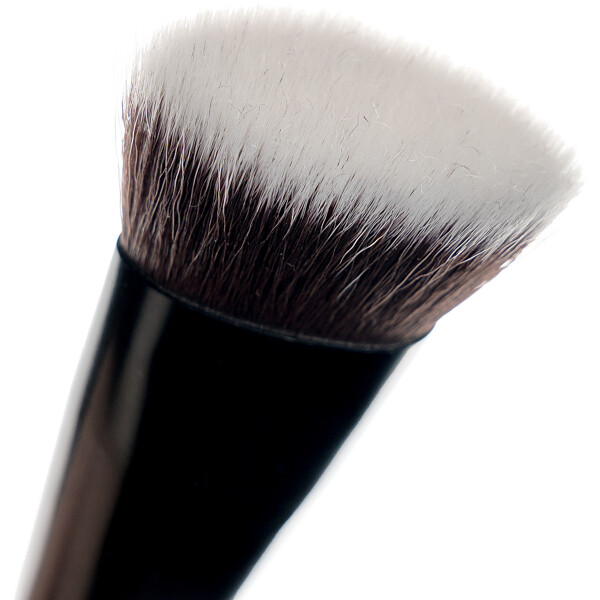 Brushworks No. 11 Flat Top Contour Brush (Bild 4 av 8)