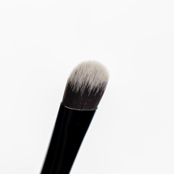 Brushworks No. 18 Flat Eye Brush (Bild 4 av 9)