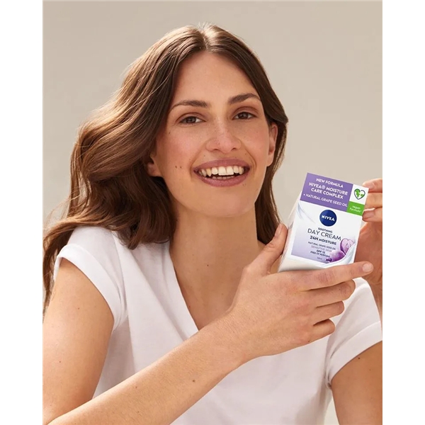 Nivea Soothing Day Cream - Sensitive Skin (Bild 4 av 6)