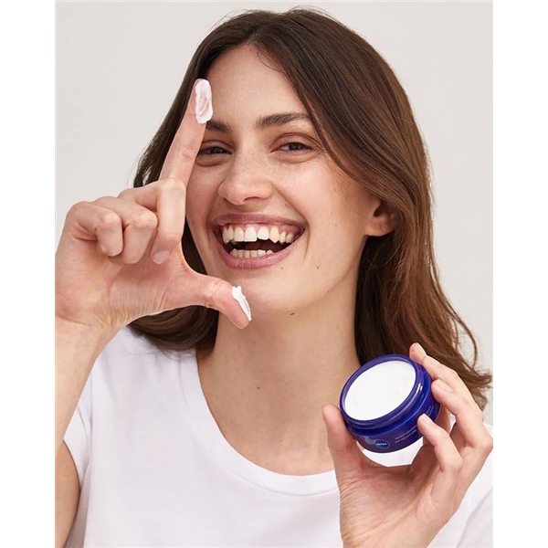 Nivea Soothing Night Cream - Sensitive Skin (Bild 4 av 6)