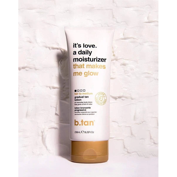 It's Love. A Daily Moisturizer Gradual Tan Lotion (Bild 2 av 5)